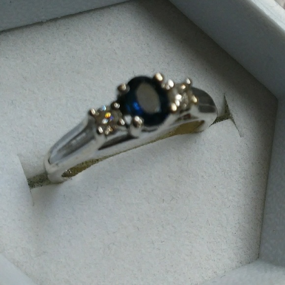 💕10k WG diamond sapphire ring! - Picture 7 of 8